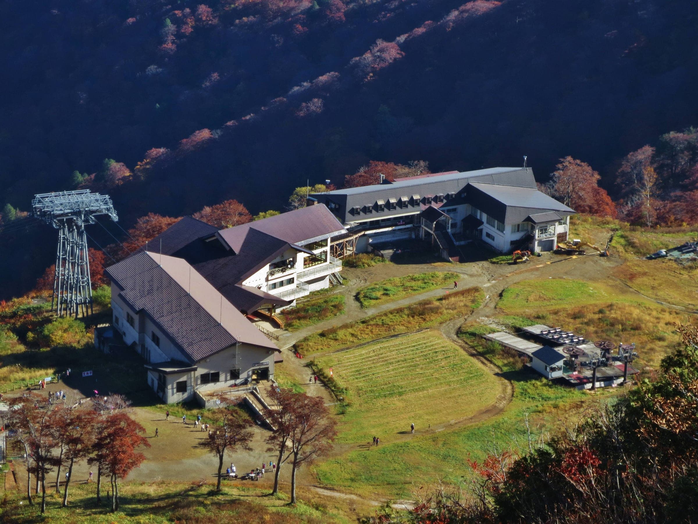 Tenjindaira Station at the top of the Tanigawadake Ropeway sits among autumn slopes
